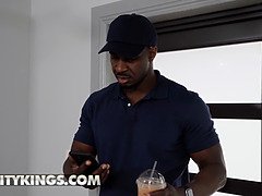 デカパイ, フェラチオ, Hd, 異人種間, キッチン, なめる, 裸, オマンコ