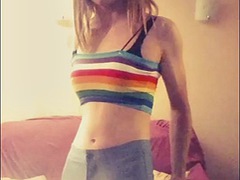 Janelle is too horny not to cum