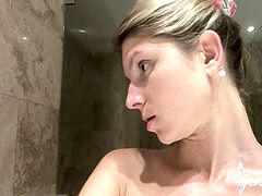 Gina gerson, wet hair, blond