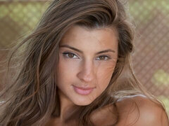 Gros cul, Gros seins, Brunette brune, Chatte, Rasée, Maigrichonne, Solo, Adolescente