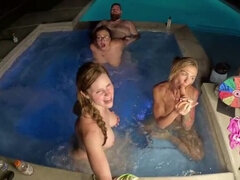 Corrida, Madres para coger, Orgía, Piscina, Pelirrojo, Intercambio de parejas, Tatuaje, Trio