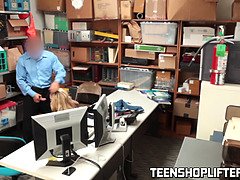 楽屋, デカチン, フェラチオ, 捕まる, Hd, お仕置き, 叫ぶ, ティーン