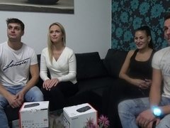 Schönheit, Grosser arsch, Tschechisch, Hundestellung, Handjob, Pov, Rasiert, Frauentausch