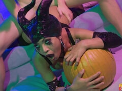 Любители, Азиатки, Большие сиськи, Собачьи, Сперма на лице, Каблуки, Вечеринка, Реалити