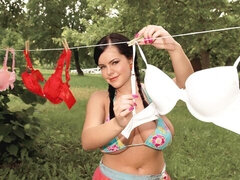Amateur, Tetas grandes, Morena, Penetracion con dedos, Masturbación, Madres para coger, Solo, Estriptis