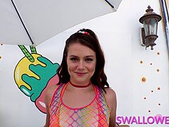 Grosser schwanz, Blasen, Braunhaarige, Sperma im mund, Spermaladung, Hd, Schlucken, Titten