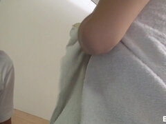 Grosse titten, Hundestellung, Behaart, Hardcore, Japanische massage, Lecken, Muschi, Titten
