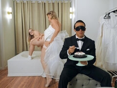 Cul, Gros seins, Sucer une bite, Mariée, En levrette, Poilue, Talons, Nénés