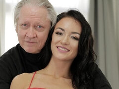 18 jaar, Grote kont, Grote lul, Grote mammen, Pijpbeurt, Bruinharig, Mager, Tiener