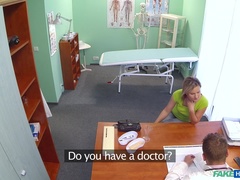 Blonde, Couple, Médecin, En levrette, Doigter, Branlette thaïlandaise, Infirmière, Pov