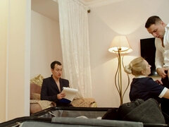 Sucer une bite, Brunette brune, Cocu, En levrette, Hd, Mère que j'aimerais baiser, Seins naturels, Russe