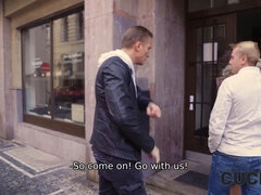 Anal, Rondelette, Cocu, Époux mari, Argent, Seins naturels, Jarretelles, Tatouage