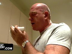 Blasen, Braunhaarige, Küssen, Latina, Zierlich, Muschi, Jungendliche (18+), Titten