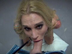 Bondage, Gorge profonde, Talons, Cuir, Mère que j'aimerais baiser, Petite femme, Tatouage, Serré