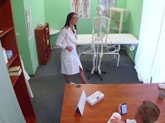 Любители, Брюнетки, Доктор, Оргазм, Киски