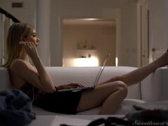 Chambre à dormir, Brunette brune, Embrassement, Lesbienne, Léchez, Piercing, Gicler, String