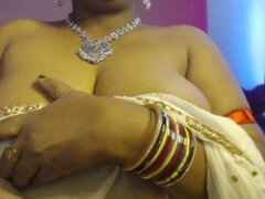 Bisexuelle, Indienne, Mature, Maman, Nue  à poil