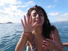 Leie, Bikini, Blasen, Braunhaarige, Besamung, Fussjob, Latina, Pov