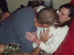 Amateur, Éjaculation interne, Cocu, Maman, Orgasme, Plan cul à trois, Jouets, Épouse