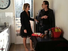 Leie, Grosser schwanz, Handjob, Selbstgemacht, Milf, Öffentlich, Sohn, Taboo