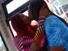Cul, Fait maison, Lesbienne, De plein air, Public, Chatte, Strapon, Nénés