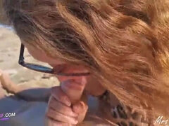 Amateur, Gros seins, Tir de sperme, Branlette thaïlandaise, Fait maison, Mère que j'aimerais baiser, De plein air, Public