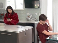 18, アメリカ人, 手コキする, Hd, 熟年, 母, ポルノスター, 義母