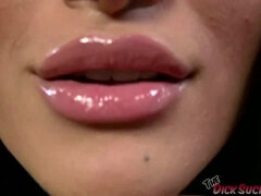 Sucer une bite, Brunette brune, Tir de sperme, Hd, Seins naturels, Petite femme, Pov, Tatouage