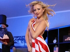 18 jaar, Grote kont, Grote lul, Blond, Pijpbeurt, Hondjeshouding, Natuurlijke tieten, Tiener