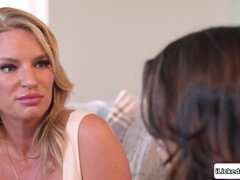 18 jaar, Grote mammen, Rondborstig, Lesbisch, Moeder die ik wil neuken, Klein, Tiener, Tieten likken