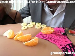 Blasen, Paar, Kehlenfick, Handjob, Schreiend, Jungendliche (18+), Flotter dreier, Titten