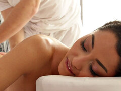 18 jahre, Paar, Lingerie, Massage, Orgasmus, Zierlich, Erotischer film, Jungendliche (18+)