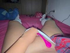 18 jahre, Grosser arsch, Spermaladung, Masturbation, Orgasmus, Schulmädchen, Rock, Solo