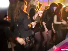 In den arsch, Arsch, Vollbusig, Aufs gesicht abspritzen, Fetisch, Gruppensex, Interrassisch, Orgie