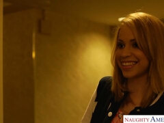 お尻, ブロンド, フェラチオ, 手コキする, なめる, お金, ストリッピング, ティーン