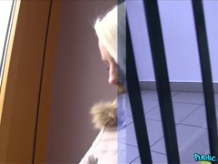 Leie, Grosse titten, Blasen, Handjob, Im freien, Pov, Öffentlich, Titten