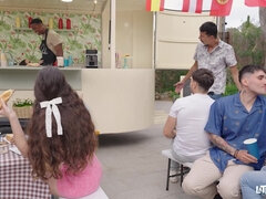 Жопа, Большая жопа, Собачьи, Сперма на лице, Поцелуи, Мексиканки, Чудовищные размеры, Сиськи