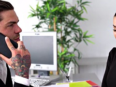 Blasen, Braunhaarige, Spermaladung, Handjob, Latina, Milf, Büro, Titten