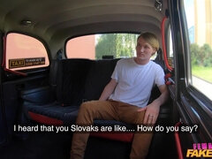 Amateur, Gros seins, Noire, Voiture, En levrette, Robe, Branlette thaïlandaise, Chatte