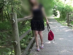 Vorstellungsgespräch, Grosse titten, Masturbation, Öffentlich, Muschi, Rasiert, Solo, Unter dem rock