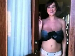 Strand, Grosser arsch, Grosse titten, Bikini, Braunhaarige, Freundin, Nackt, Im freien