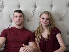 Enthousiasteling, Slaapkamer, Blond, Pijpbeurt, Hondjeshouding, Natuurlijke tieten, Tiener, Tieten likken