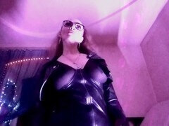 Bondage domination sadisme masochisme, Femme dominatrice, Lunettes, Latex, Mère que j'aimerais baiser, Maman, Solo, Jouets