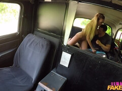 デカパイ, ブロンド, 巨乳な, チェコ, 女, ピアス, タトゥー, オッパイの