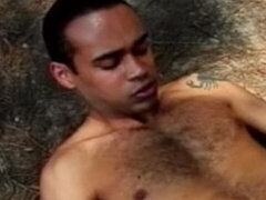 Anal, Sucer une bite, Brunette brune, Plantureuse, Queue, Embrassement, Public, Transsexuelle