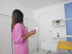 Большой член, Брюнетки, Грудастые, Дедушка, Секс без цензуры, Порнозвезда, Реалити, Сквиртинг