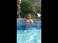 Любители, Большие сиськи, Женщины, Хд, Латиноамериканки, Бассейн, На публике, Соло