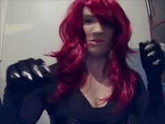 Bondage discipline sadomasochisme, Pop, Handschoenen, Masker, Roodharige vrouw, Satijn, Tieten likken, Speelgoed