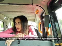 Grosse bite, Gros seins, Sucer une bite, Voiture, Hard, Argent, Piercing, Nénés