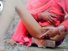 Indian village bhabhi removes saree and indulges in finger play and boob massage